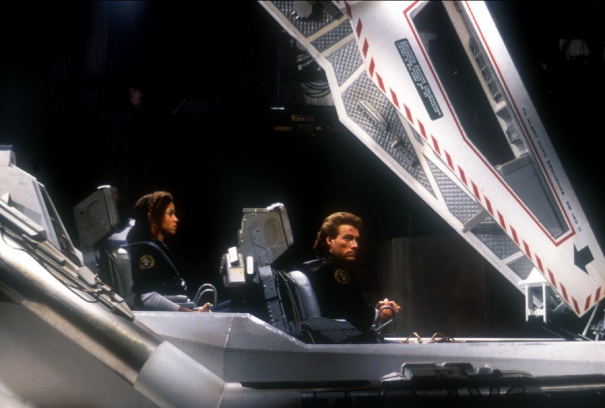 Universal a mis en chantier le remake du "Timecop" de 1994 avec Jean-Claude Van Damme (voir ci-dessous)