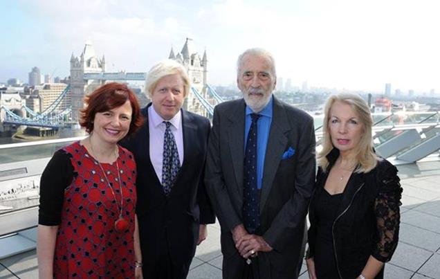 Sir Christopher Lee (91 ans), anobli en 2009, et ayant tourné dans plus de 250 films, va recevoir le 19 octobre la plus grande récompense du British Film Institude : la BFI Fellowship.