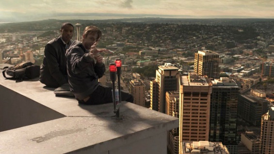 La Paramount a acheté un script de SF de Chris Gorak, qui dirigera également le film, intitulé "Attach".. (voir ci-dessous)