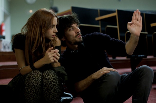 Maxi Iglesias (Paranormal Xperience 3D), Lucho Fernandez (Afterparty) et la belle madrilène Aura Garrido (El Cuerpo) sont les protagonistes de "Asesinos Innocentes", en tournage à Séville (voir ci-dessous)