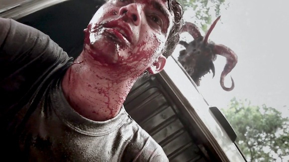 "V/H/S Viral" est le troisième et dernier volet de l'anthologie horrifique coproduite par The Collective et Bloody Disgusting (voir ci-dessous)