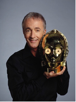 Kenny Baker (R2-D2) et Anthony Daniels (C-3P0) seront les invités d'honneur de Paris Comics Expo (voir ci-dessous)