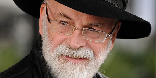 Nous rendrons prochainement hommage à l'écrivain Terry Pratchett,qui vient de décéder...