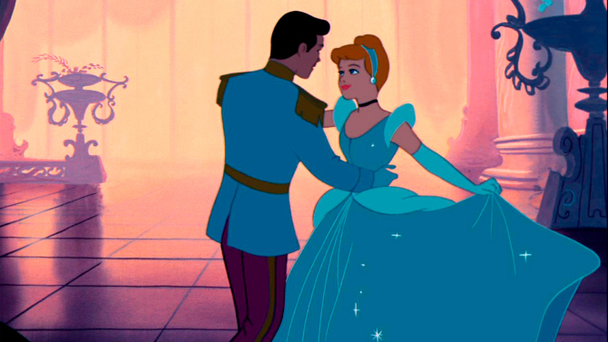 Le Prince Charmant devient une vedette à part entière du prochain Disney, après « La Belle et la Bête » (voir ci-dessous)