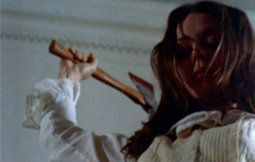 Le film d’horreur AXE, de 1974, va avoir droit à un remake… (voir ci-dessous)