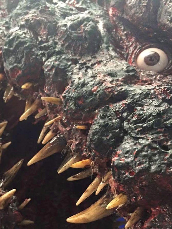 Photos de studio du nouveau « Godzilla » de la Toho, « Godzilla Resurgence », réalisé par Hideaki Anno (« Evangelion ») et Shinji Higuchi (« Attack on Titan »), qui sera distribué le 29 juillet au Japon….