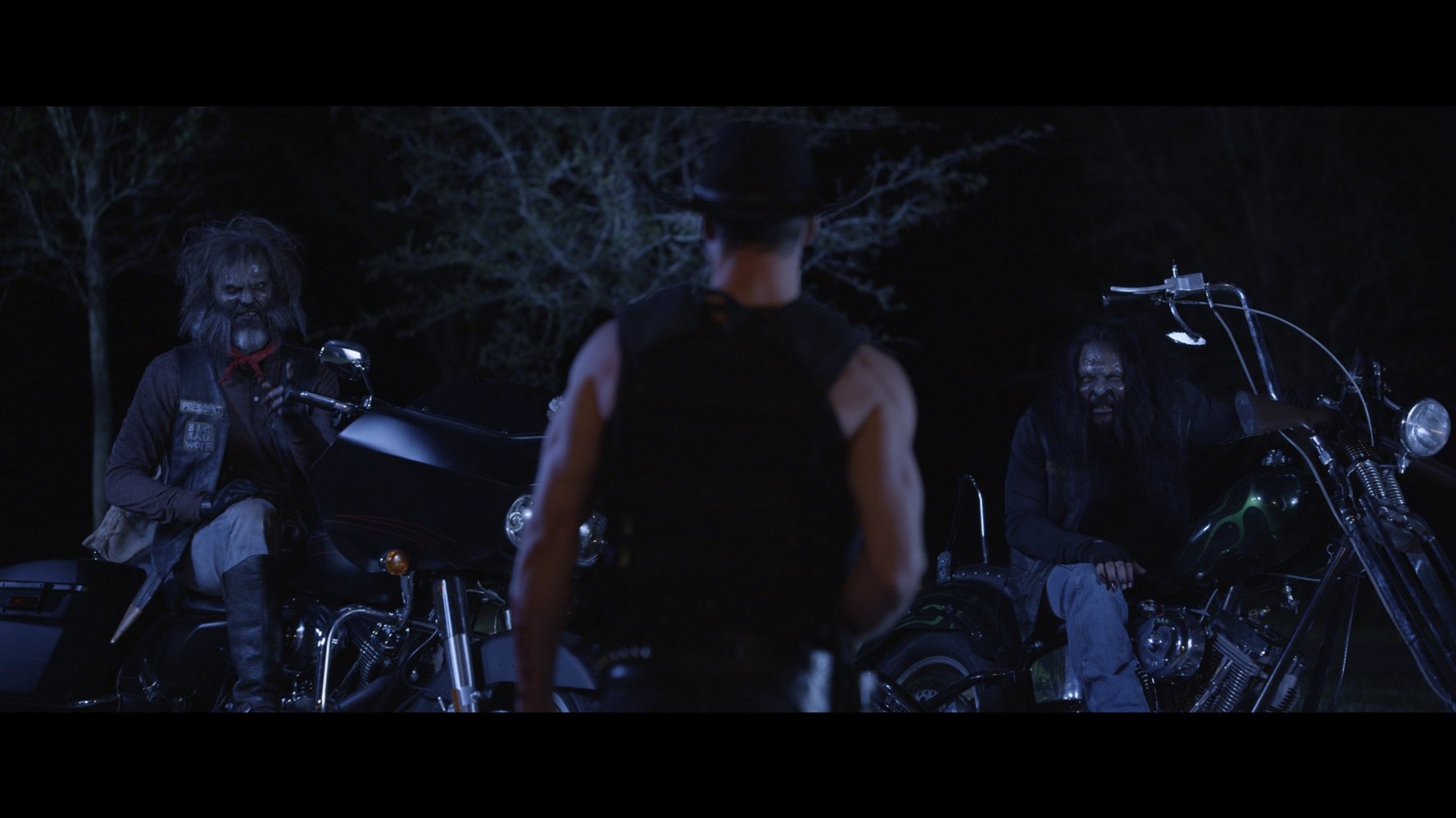 Un gang de loups-garous sévit dans l’Ouest dans « Howlers »…