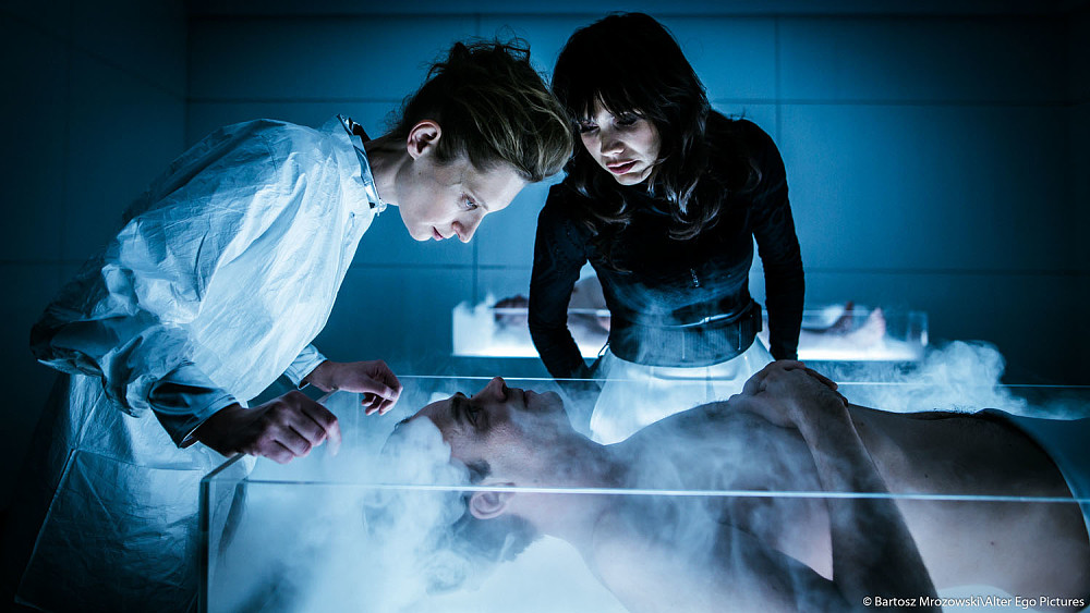 «L’homme à la boite magique » : une comédie romantique de SF polonaise distribuée le 27 octobre…