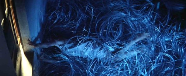SUSPIRIA (1977)