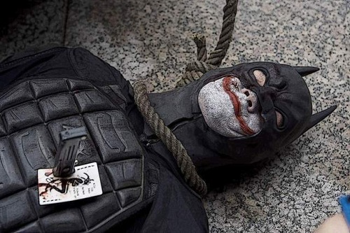 THE DARK KNIGHT