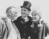 Peter en compagnie du producteur Anthony Nelson Keys et de Susan Denberg sur le tournage de "Frankenstein créa la femme" de Terence Fisher en 1967