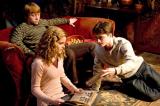 Un 9e "Harry Potter" pourrait voir le jour, basé sur une nouvelle aventure écrite par J.K. Rowling, où l'on retrouverait Daniel Radcliffe, Rupert Grint et Emma Watson. Il pourrait en fait s'agir d'un film réservé au parc d'attractions à Orlando. A suivre.