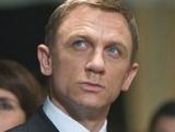 Bien qu'il ait signé un contrat pour tourner 4 "James Bond", Daniel Craig n'est pas sûr de rempiler pour le volet suivant "Quantum of Solace" (voir ci-dessous)