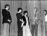 Alain Schlockof, Marie-Hélène Breillat, Christopher Lee et Edouard Molinaro  sur la scène du Palais des Congrès en 1976