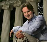 C'est finalement Matt Reeves (Cloverfield, Laisse mi entrer) qui réalisera l'adaptation de "This Dark Endeavor" (voir ci-dessous)